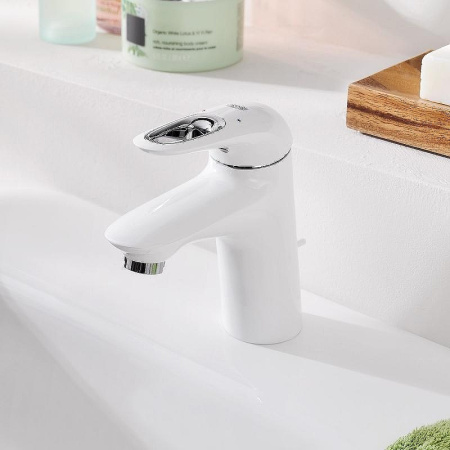 33558LS3 Смеситель для раковины GROHE Eurostyle new с донным клапаном, белая луна