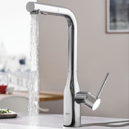 30270000 Смеситель для кухни GROHE Essence+ с высоким изливом и выдвижной лейкой, хром